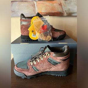 New Balance Rainier trail boots 6.5W / 5M
